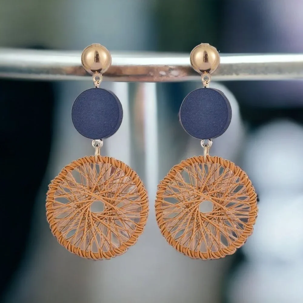 ποΈ Bohemian Handmade Geometric Earrings - Picture 3 of 3